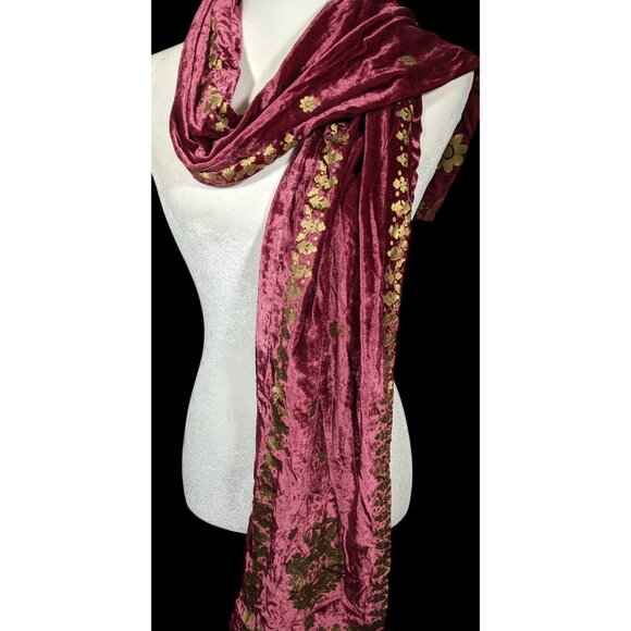The Met Burgundy And Gold Velvet Royal Crest Scarf - Picture 6 of 13